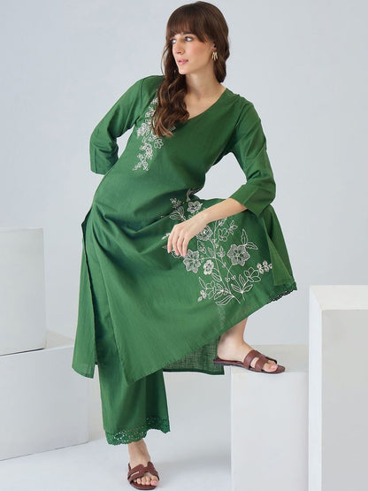 Women Floral Embroidered Regular Thread Work Pure Cotton Kurta with Trousers