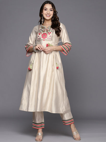 Dhiyona IE Women Floral Embroidered Thread Work Liva Kurta With Trousers