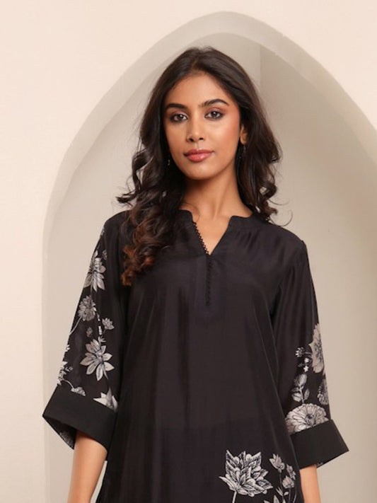 Dhiyona VA Women'sFloral Printed Mandarin Collar Chanderi Silk Straight Kurta With Trousers