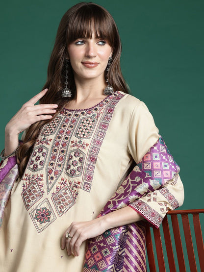 Ethnic Motifs Embroidered Thread Work Kurta with Trousers & With Dupatta