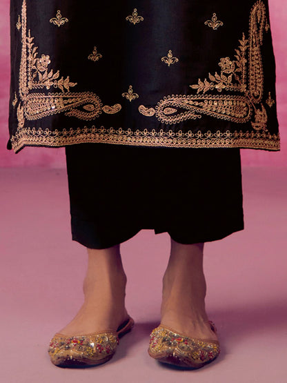 Women Floral Embroidered Regular Kurta Trousers With Dupatta