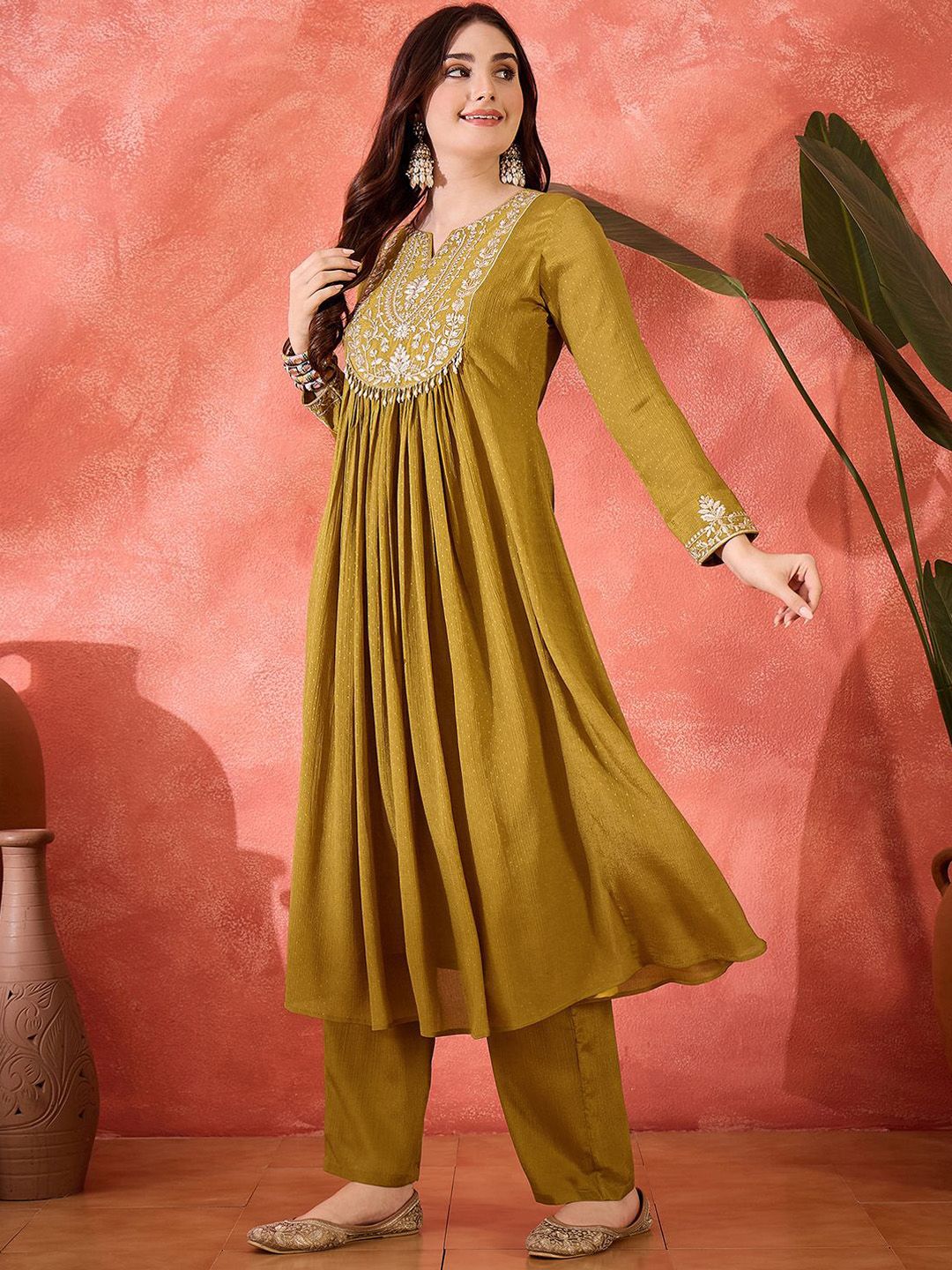 Dhiyona SN Women's Zari & Sequin Embroidered Lace Work Kurta & Trousers