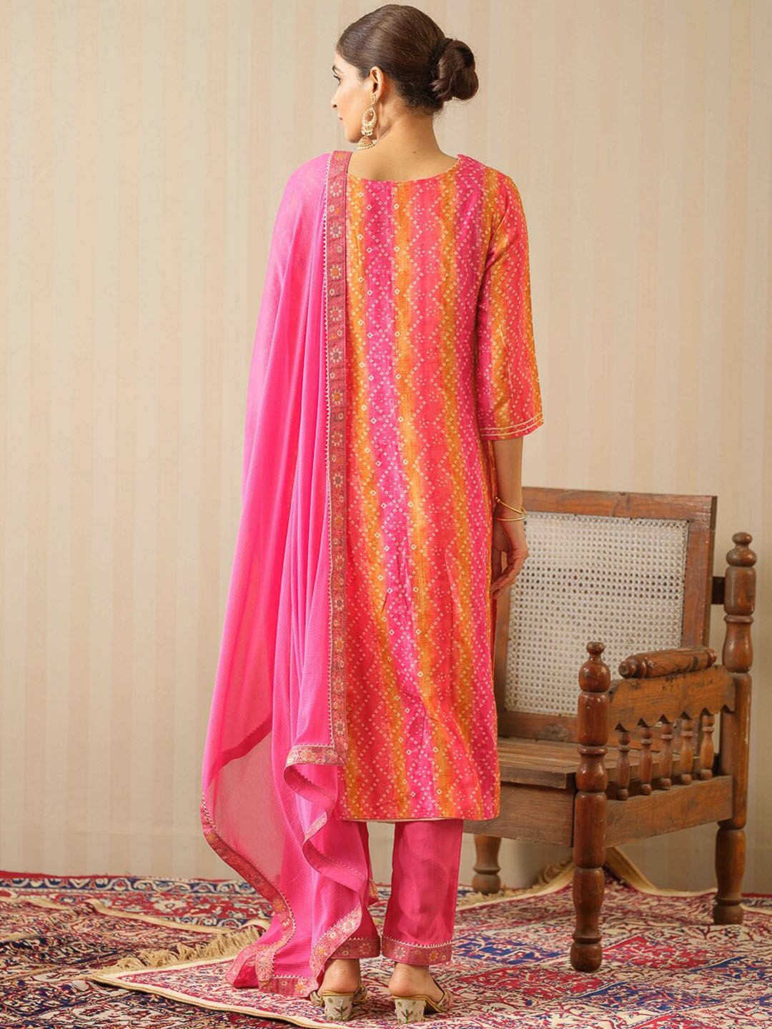 Dhiyona PD Women Pink Bandhani Printed Straight Kurta & Trousers With Dupatta