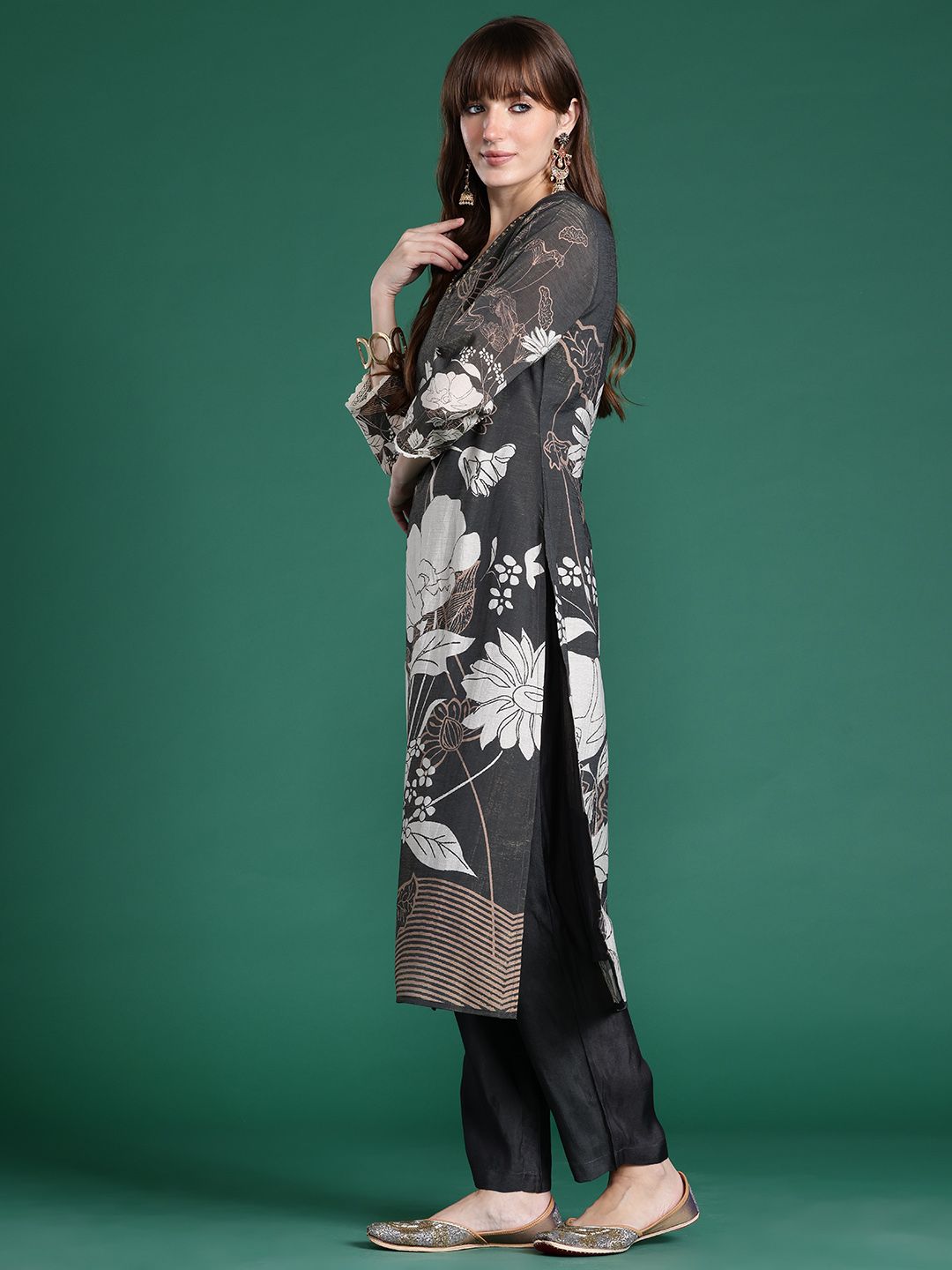 Floral Printed Regular Beads and Stones Kurta with Trousers & Dupatta