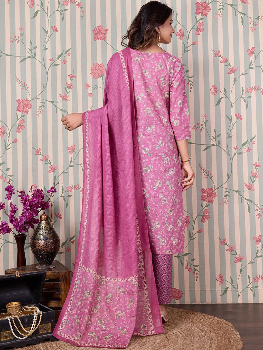 Dhiyona OD  Floral Printed Regular Pure Cotton Kurta with Trousers & Dupatta