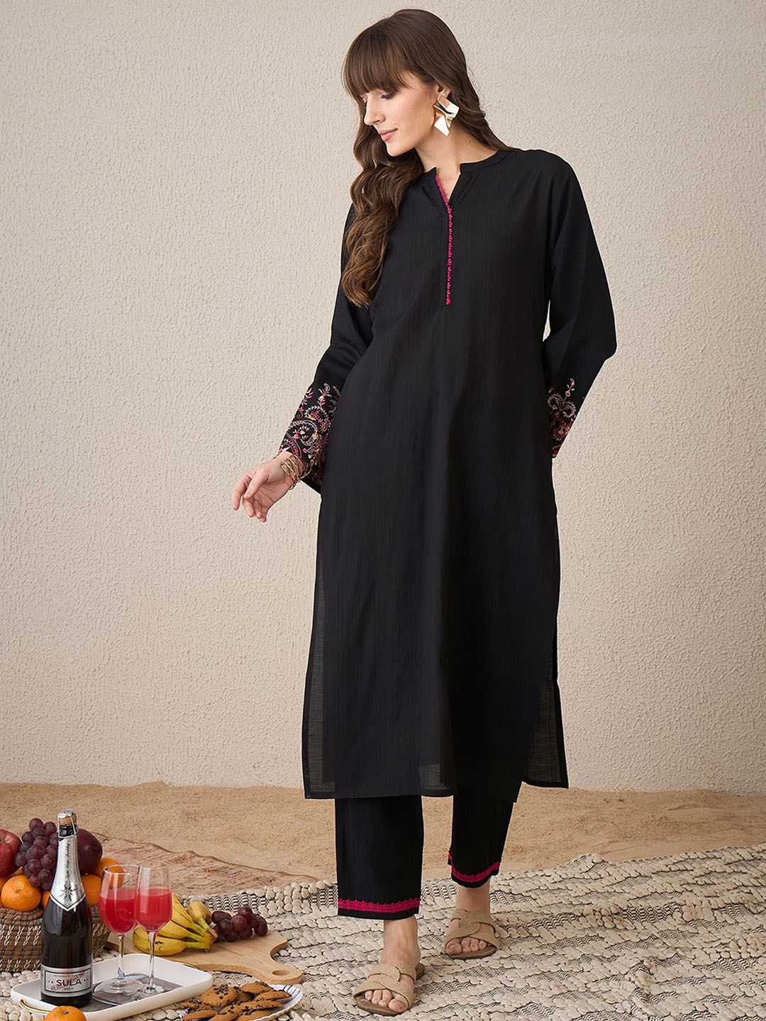 Dhiyona IE Floral Embroidered Mandarin Collar Straight Tunic And Trousers