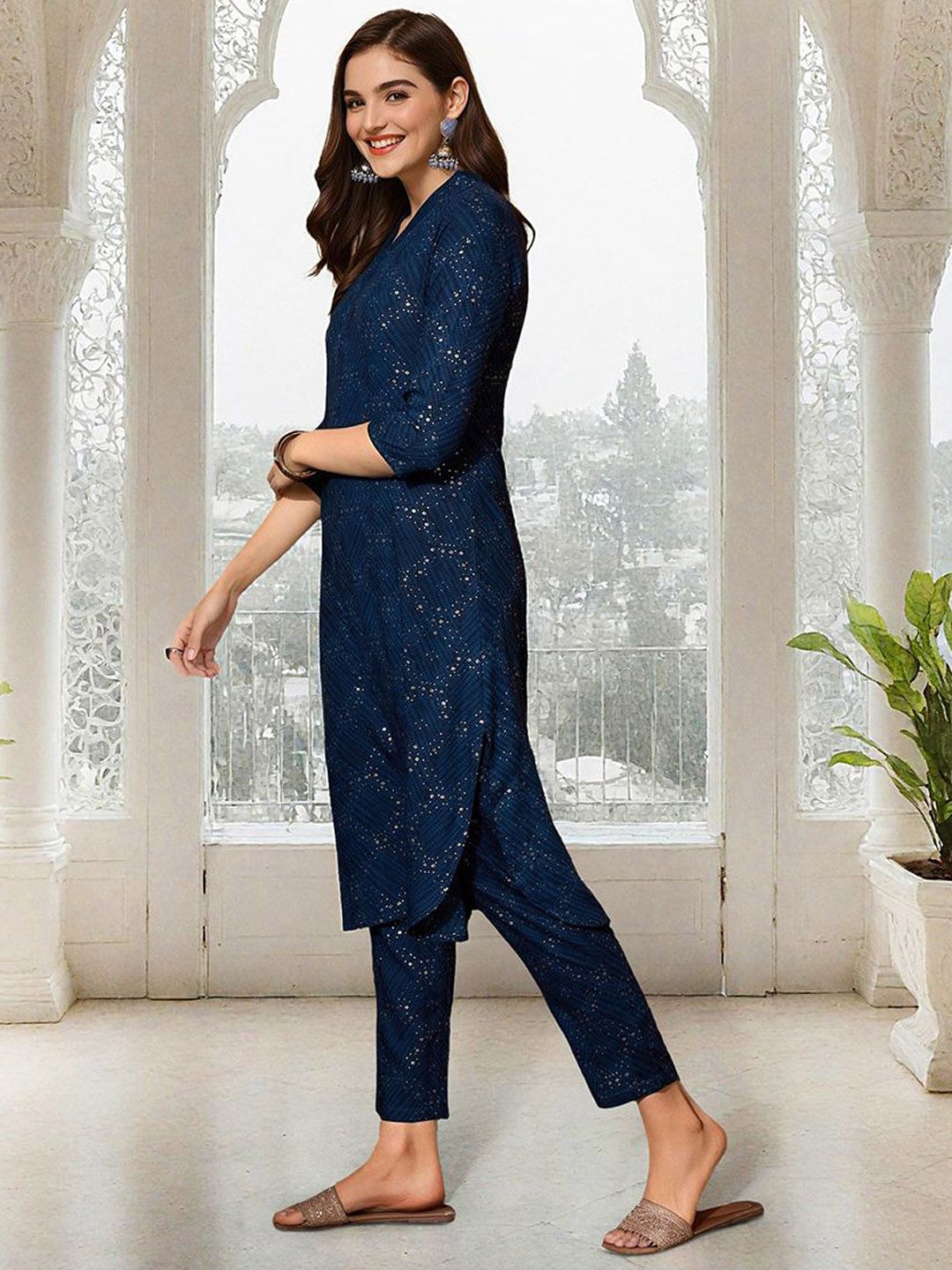Dhiyona IS Women's Geometric Printed Straight Kurta with Trousers