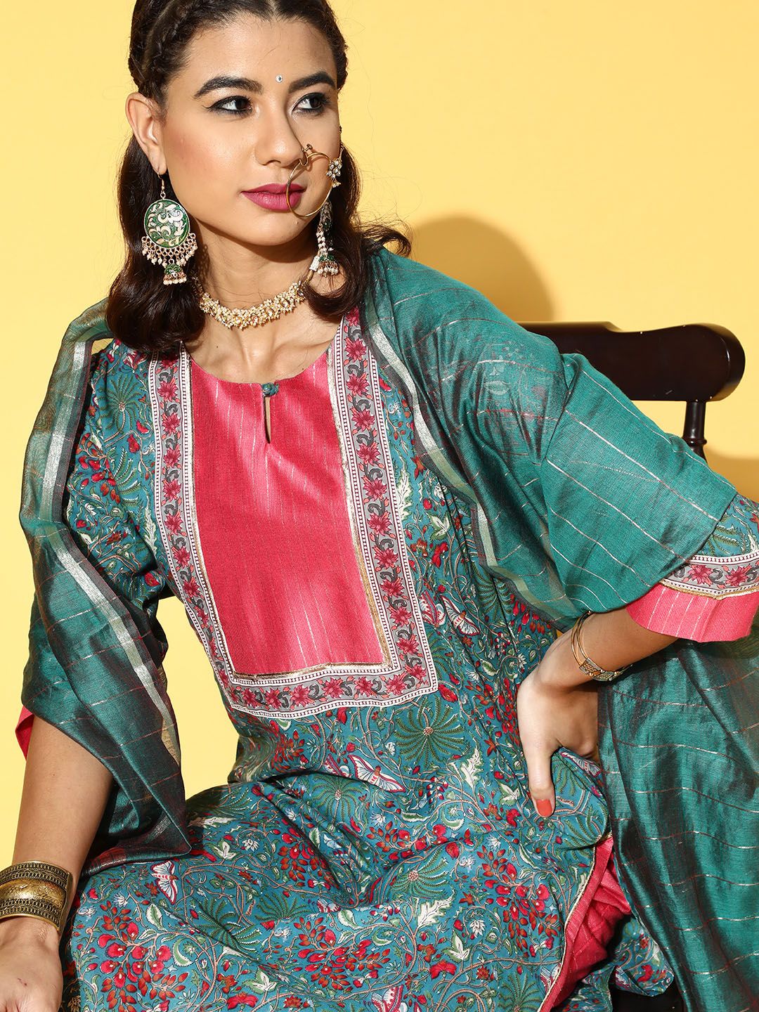 Dhiyona IE Cotton Blend Romantic Florals Kurta Set