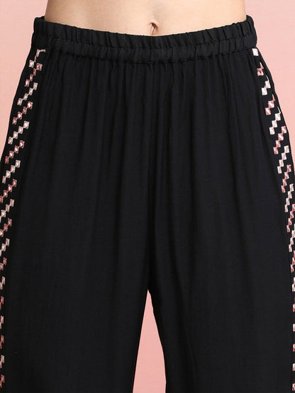 Dhiyona IE Embroidered Top and Trousers Co-Ords