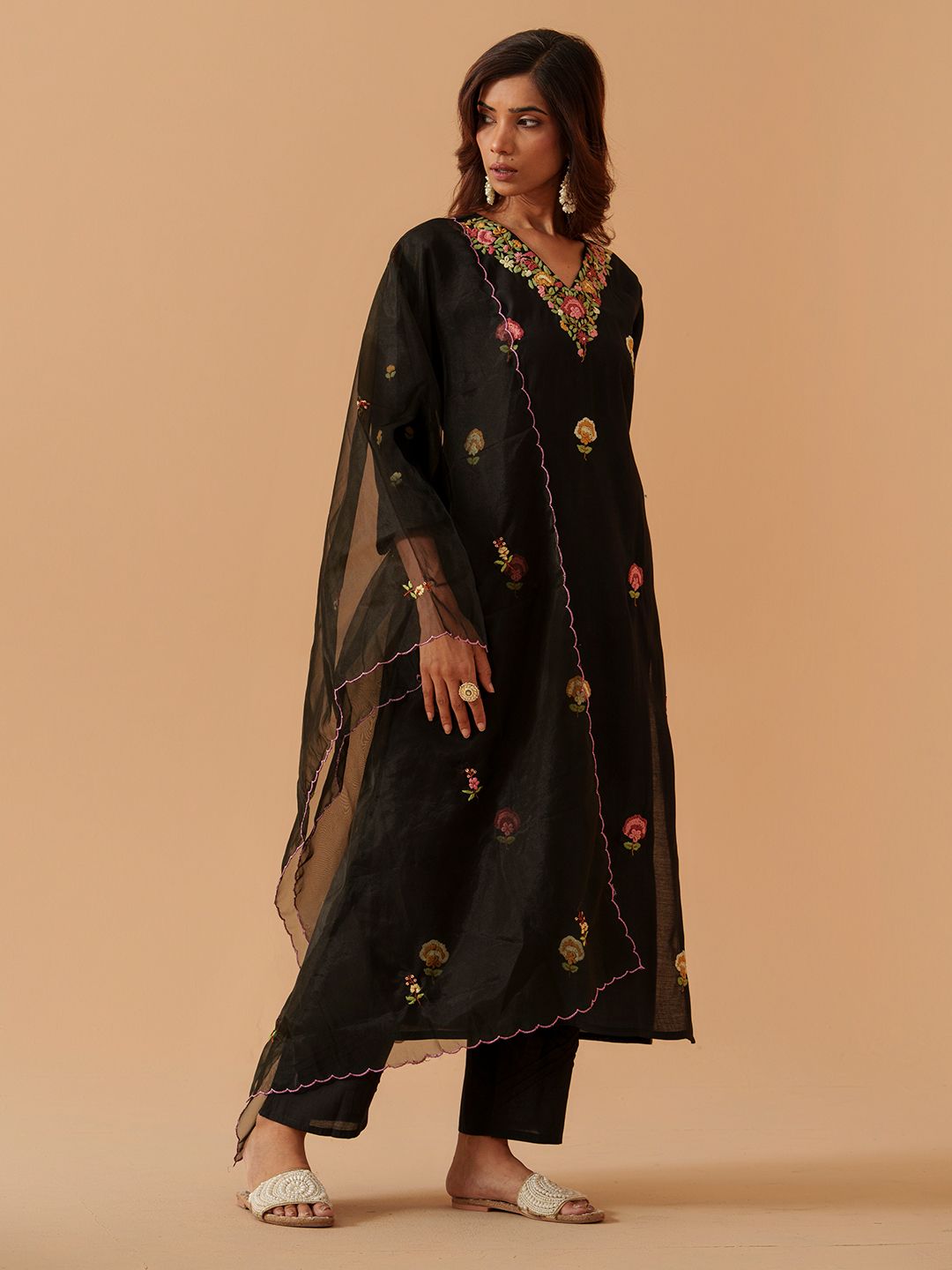 Dhiyona PD Women Floral Embroidered V-Neck Straight Kurta With Trousers & Dupatta