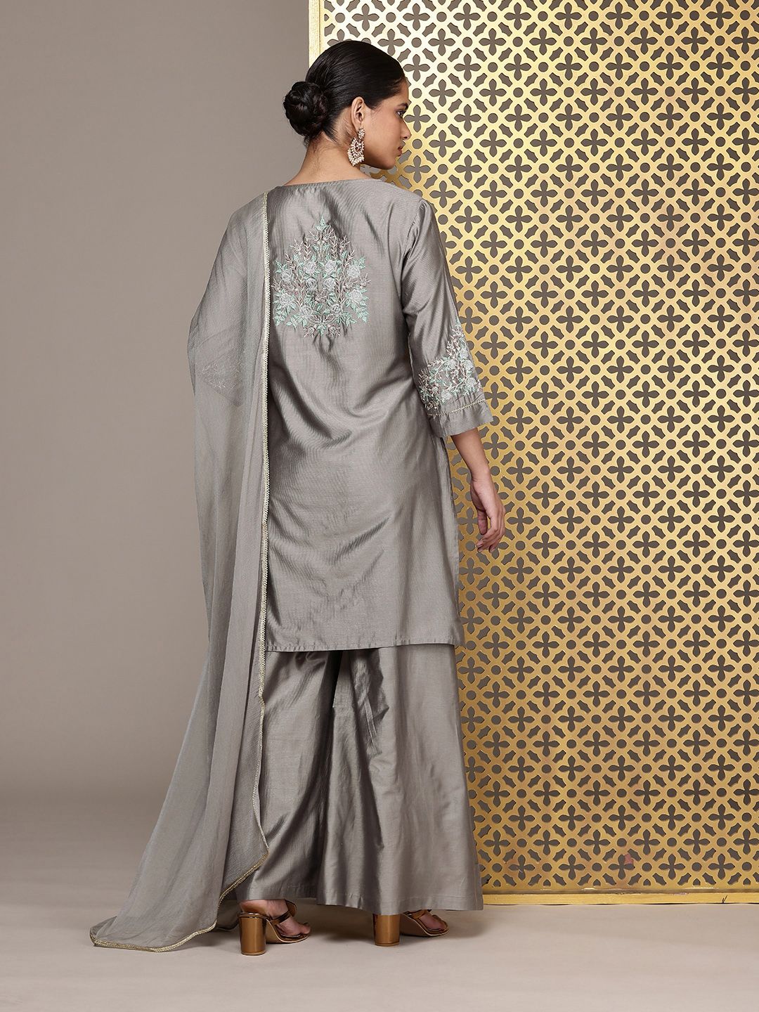 Dhiyona PD Women Yoke Design Thread Work Jashn Kurta and Palazzos with Dupatta