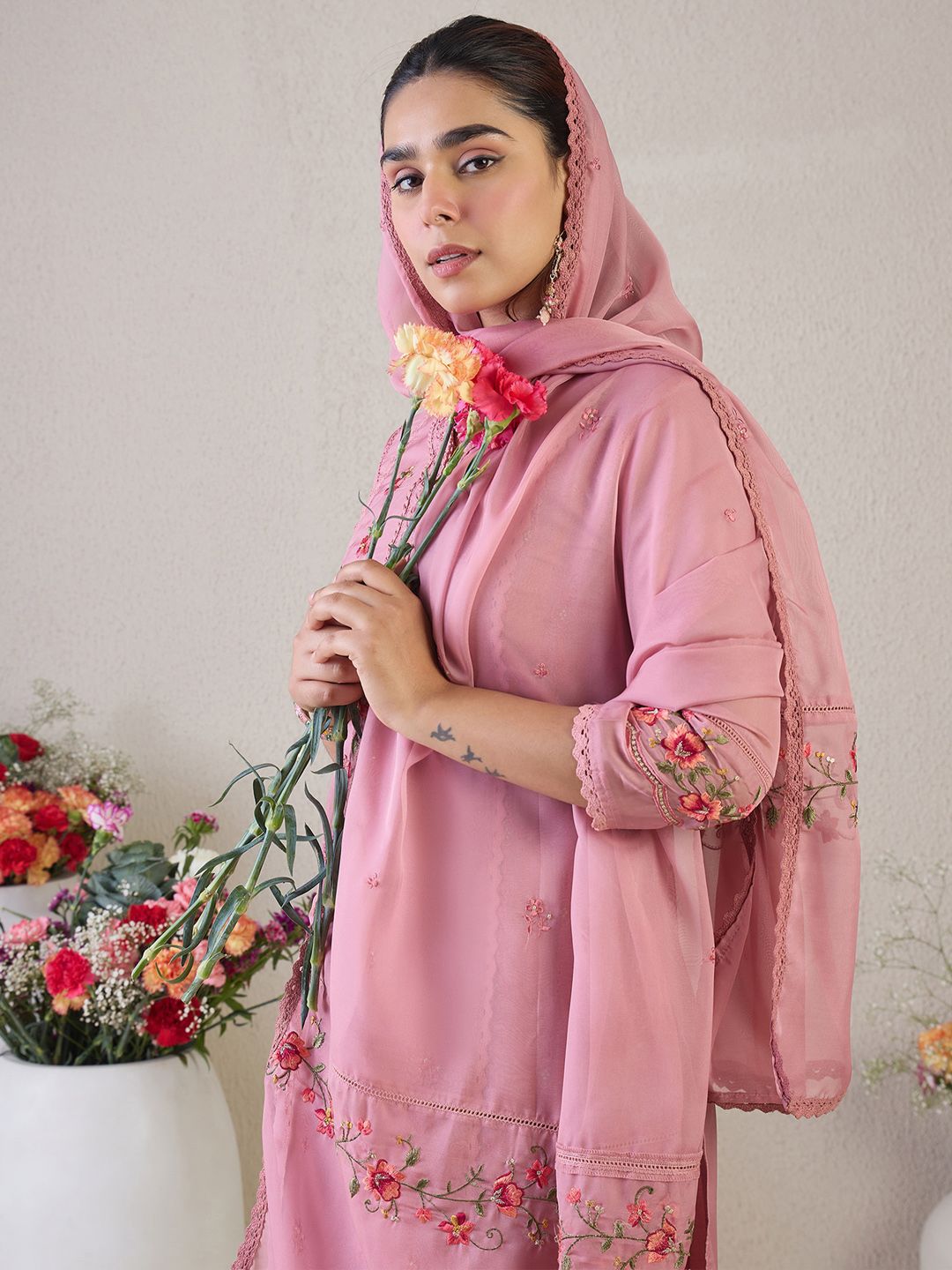 Dhiyona IE Women Ethnic Motifs Embroidered Regular Thread Work Kurta with Trousers & Dupatta