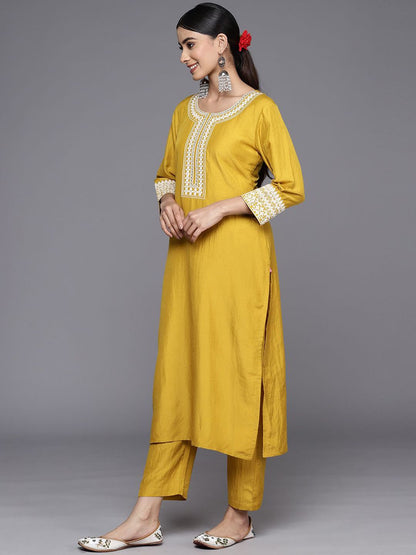 Dhiyona VA Women'sFloral Embroidered Straight Kurta with Trousers & Dupatta