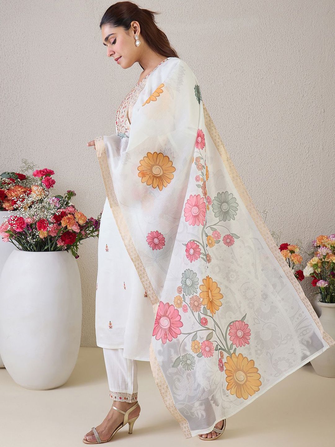 Dhiyona IE Women Floral Embroidered Kurta with Trousers & Dupatta