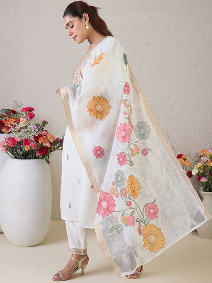 Dhiyona IE Women Floral Embroidered Kurta with Trousers & Dupatta