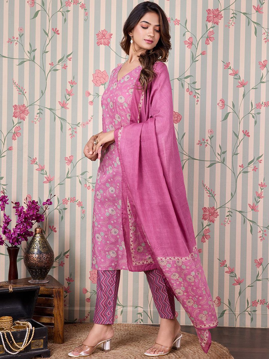 Dhiyona OD  Floral Printed Regular Pure Cotton Kurta with Trousers & Dupatta