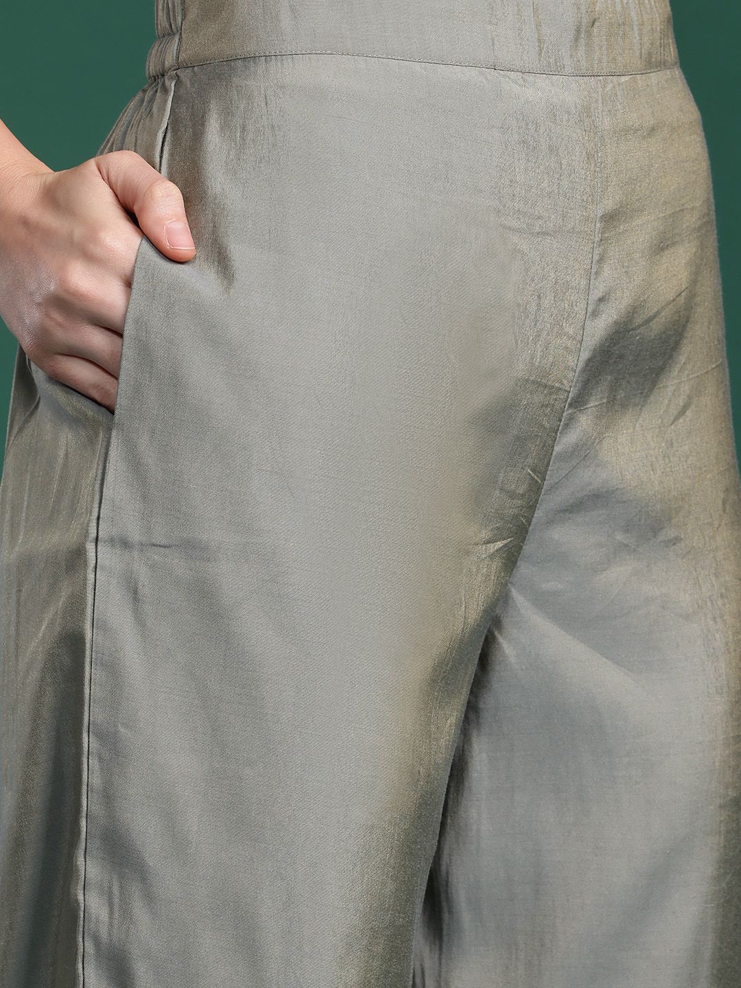 Women Ethnic Motifs Embroidered Regular Kurta with Trousers & With Dupatta