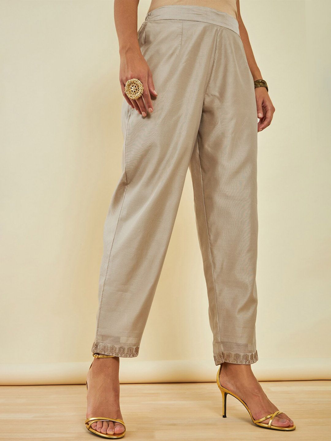 Dhiyona SO Women's Sequinned Embellished Chanderi Silk Kurta With Trousers