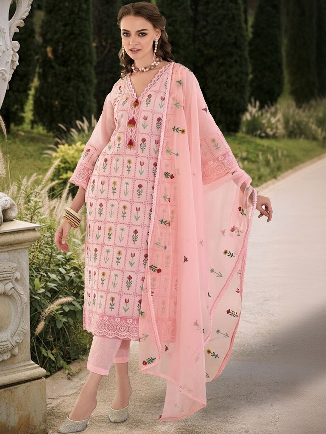 Dhiyona IE Women Floral Embroidered Regular Thread Work Pure Cotton Kurta with Trousers & With Dupatta