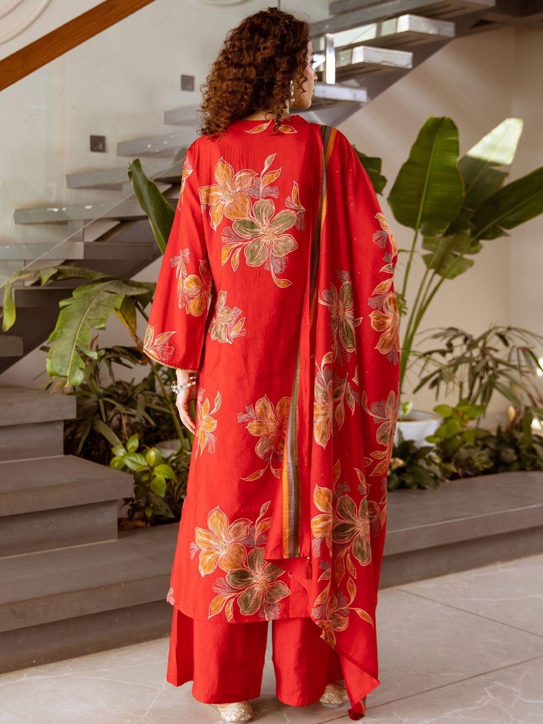 Women Floral Printed Kurta with Palazzos & Dupatta