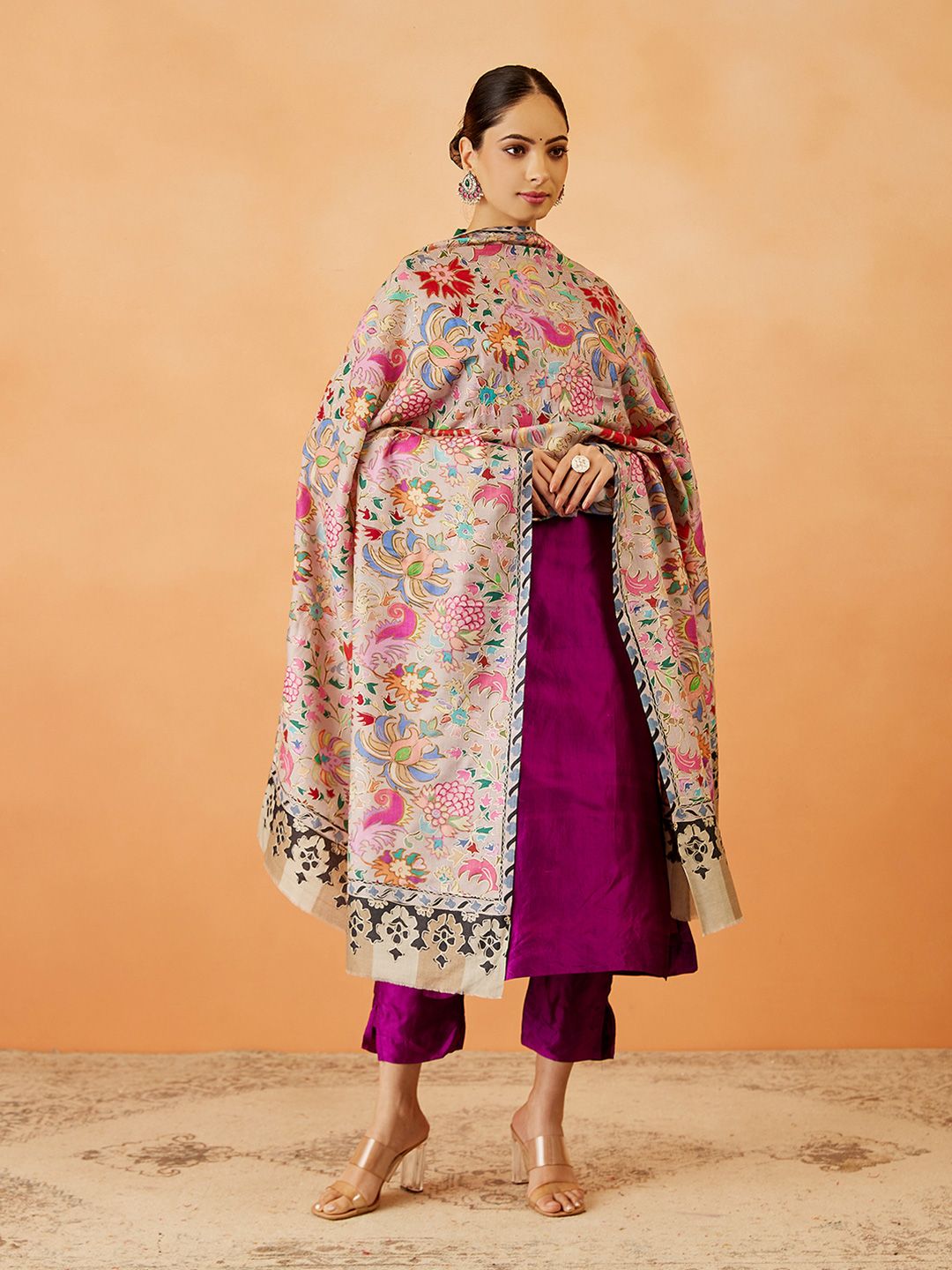 Dhiyona PA Women Floral Embroidered Shawl
