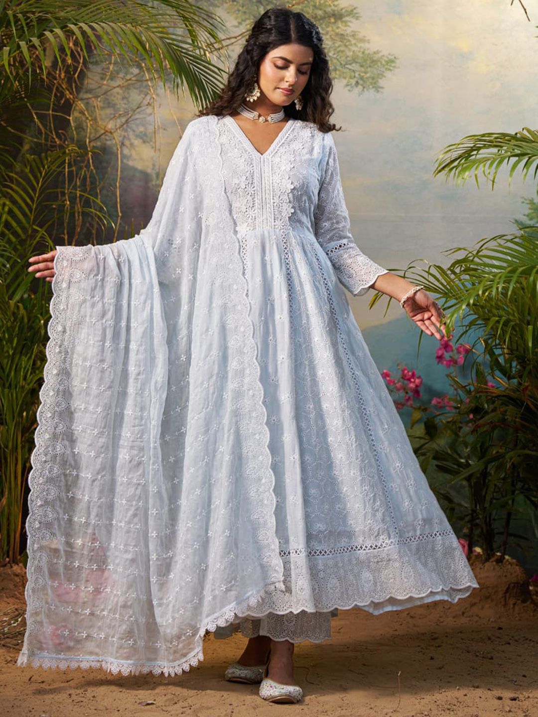 Women Floral Embroidered Regular Thread Work Kurta Trousers With Dupatta Set