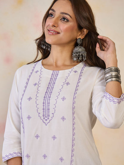 Dhiyona IE Women Ethnic Motifs Embroidered Thread Work Floral Kurta