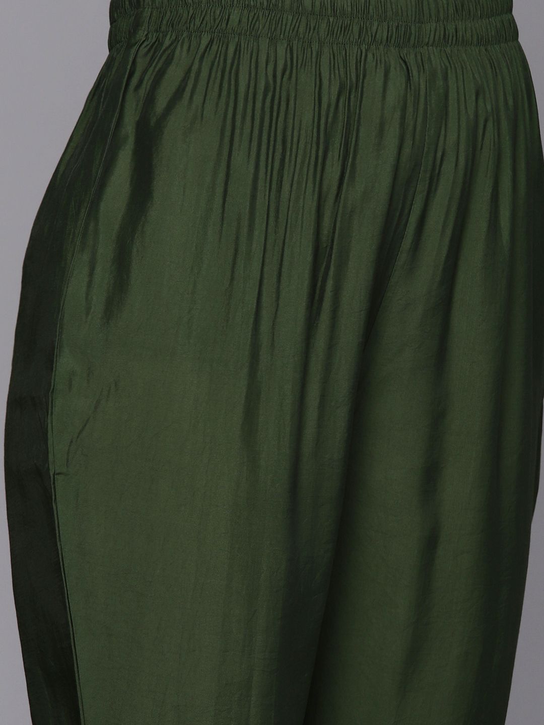 Women Floral Embroidered Regular Sequinned Kurta with Trousers & With Dupatta