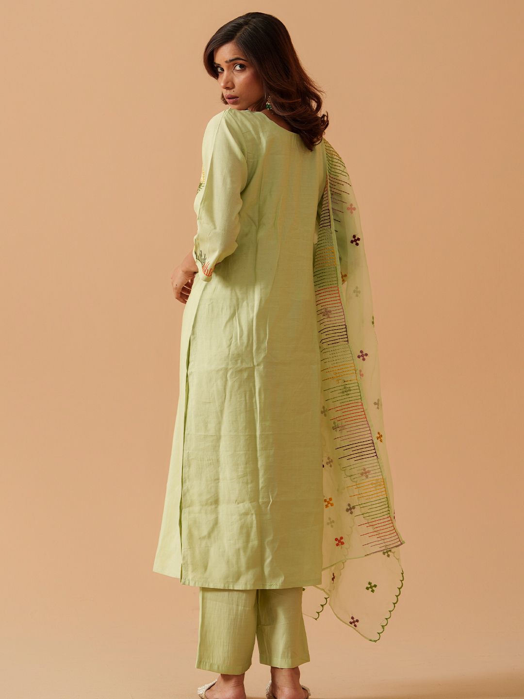 Dhiyona PD Women Women Embroidered Kurta With Trousers & Dupatta