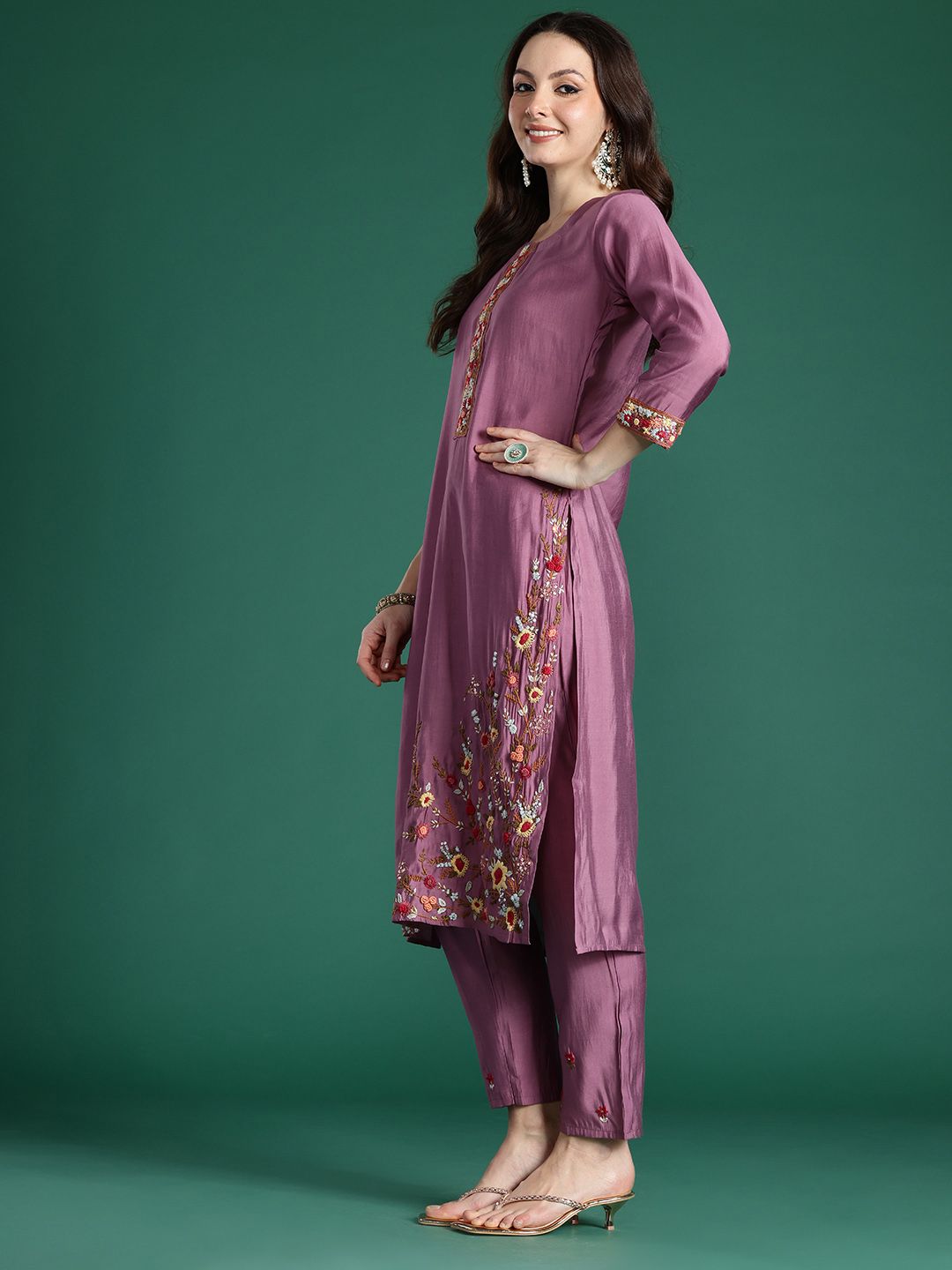 Dhiyona IE Floral Embroidered Thread Work Kurta with Trousers & With Dupatta