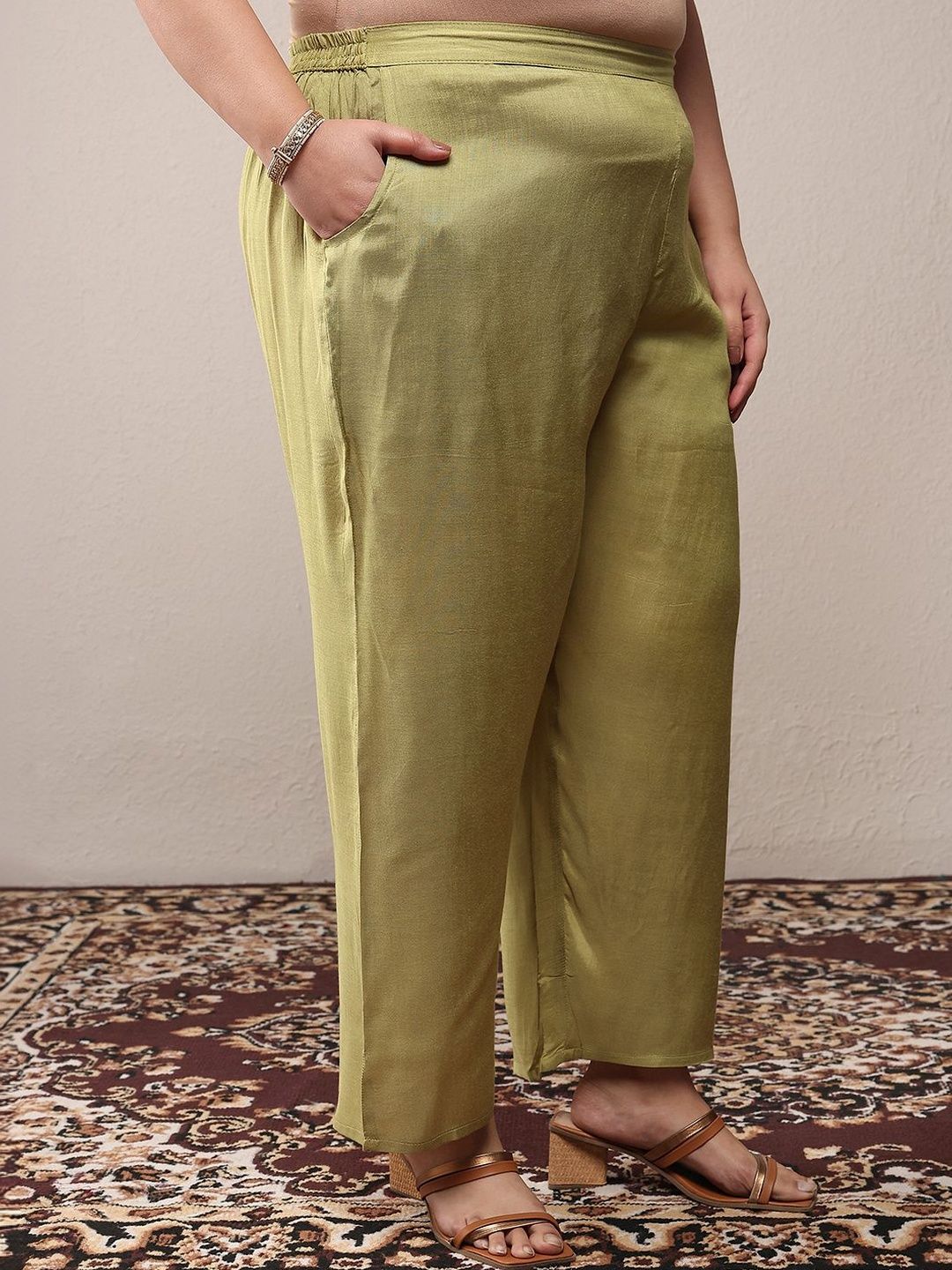 Dhiyona Women's Plus Size Floral Printed Kurta with Trousers & With Dupatta