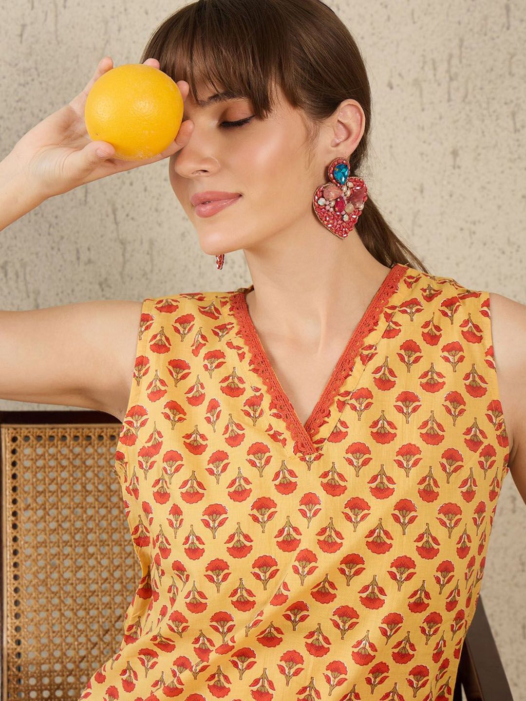 Ethnic Motifs Printed V-Neck Straight Pure Cotton Kurta With Trousers