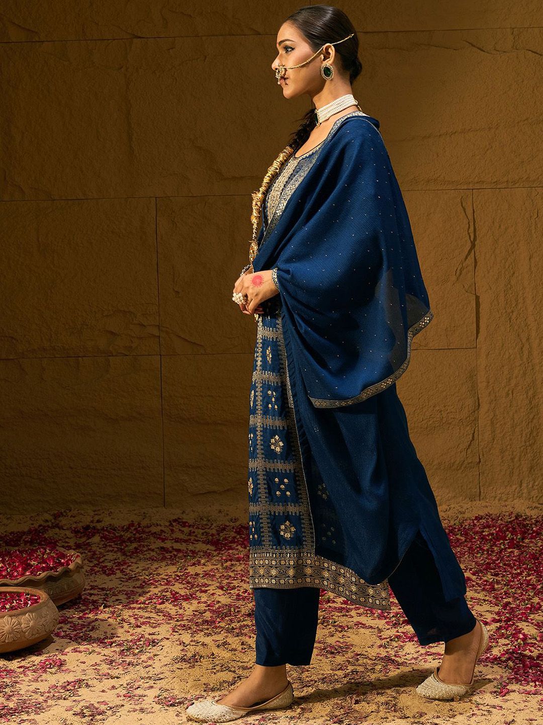 Ethnic Motifs Embroidered Zari Straight Kurta with Trousers & Dupatta