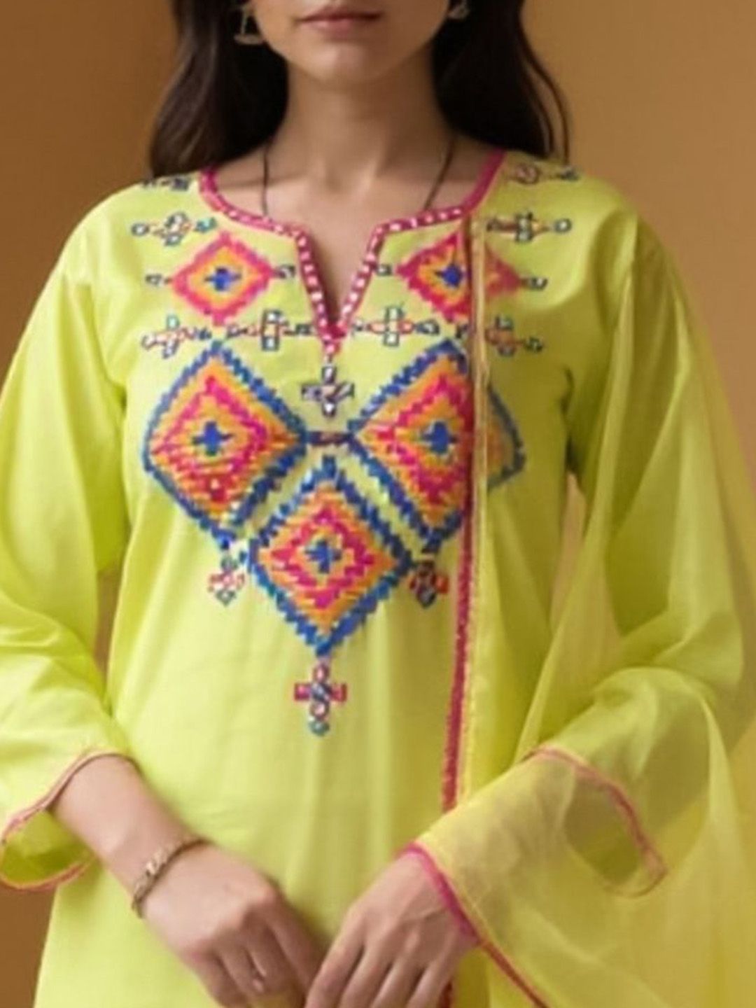 Women Ethnic Motifs Embroidered Kurta with Trousers & Dupatta Kurta Sets