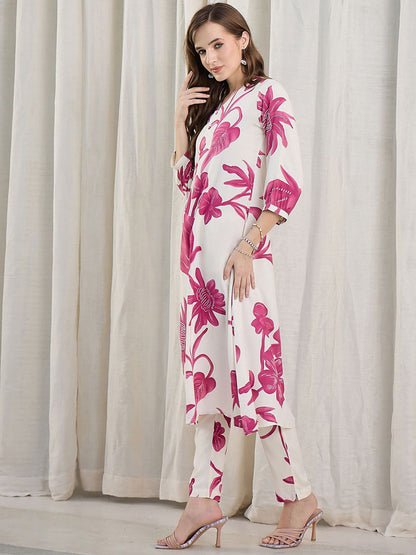 Women Floral Printed Regular A-Line Kurta with Trousers