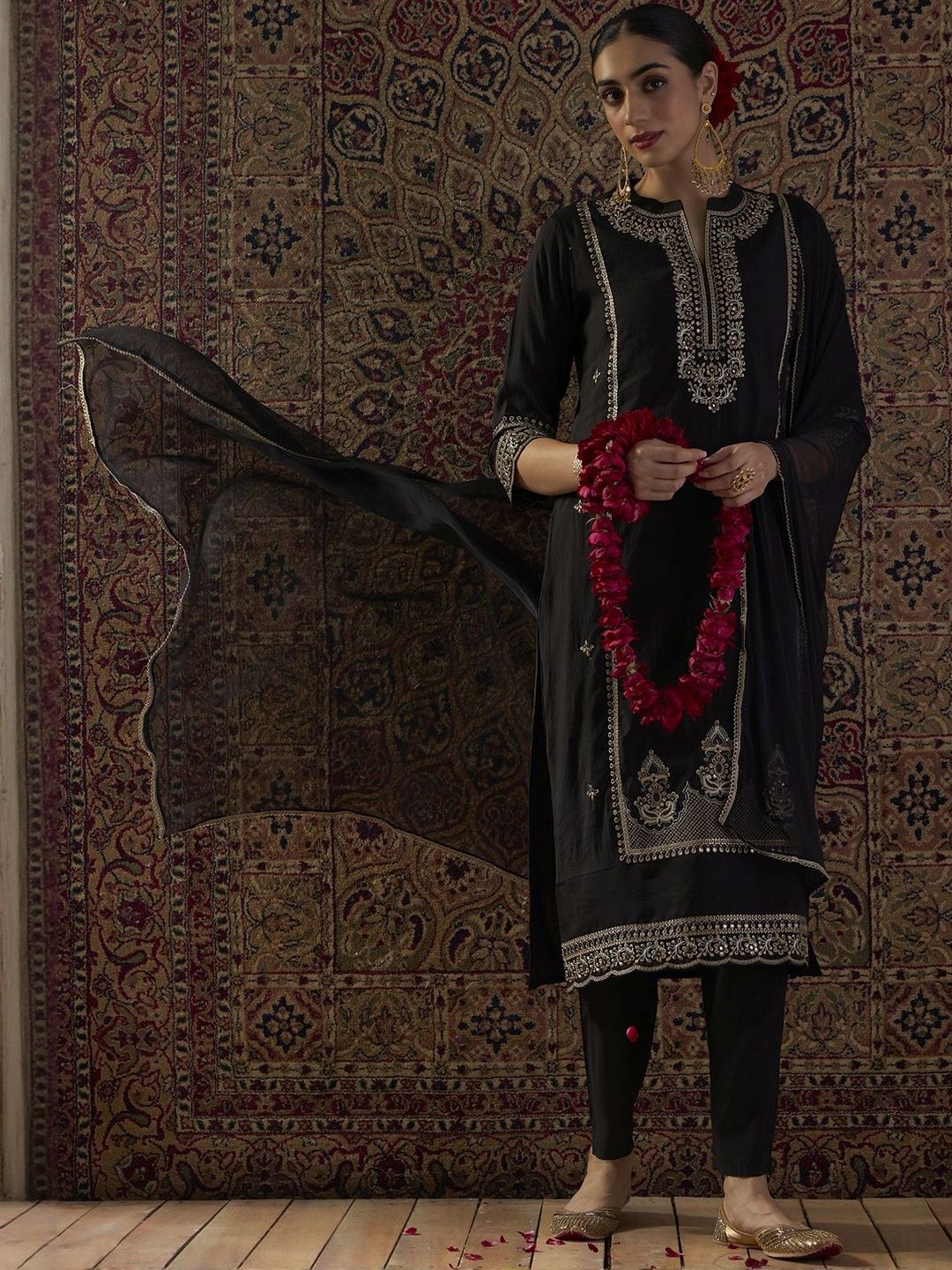 Dhiyona IE Embroidered Notch Neck Sequinned Straight Kurta With Trousers & Dupatta