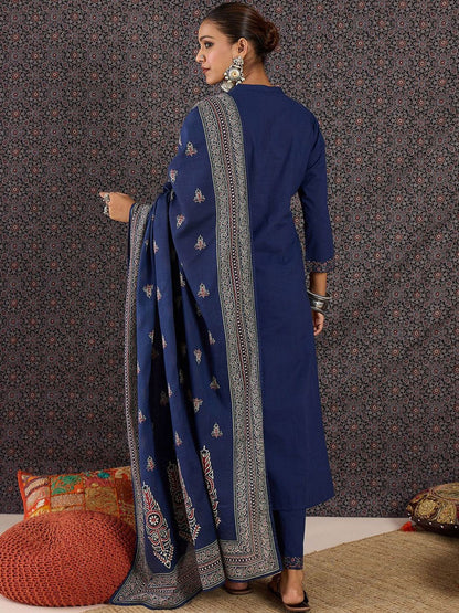 Embroidered Notch Neck Thread Work Pure Cotton Kurta With Trousers & Dupatta