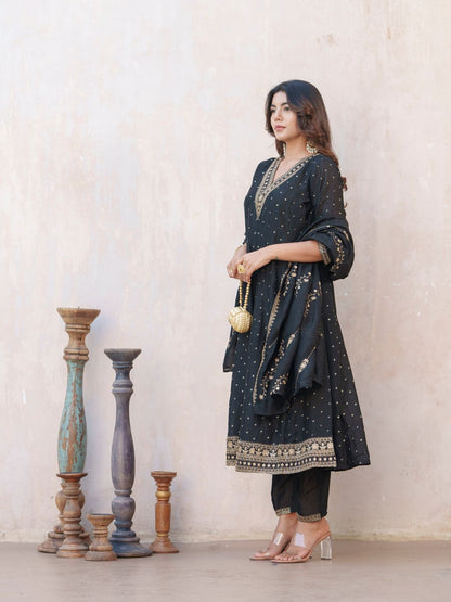 Dhiyona PD Women Bandhani Printed V-Neck Panelled Anarkali Kurta With Trouser & Dupatta