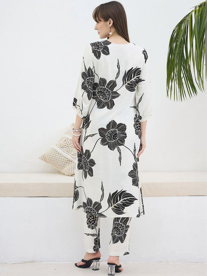 Women Floral Printed Regular Kurta with Trousers