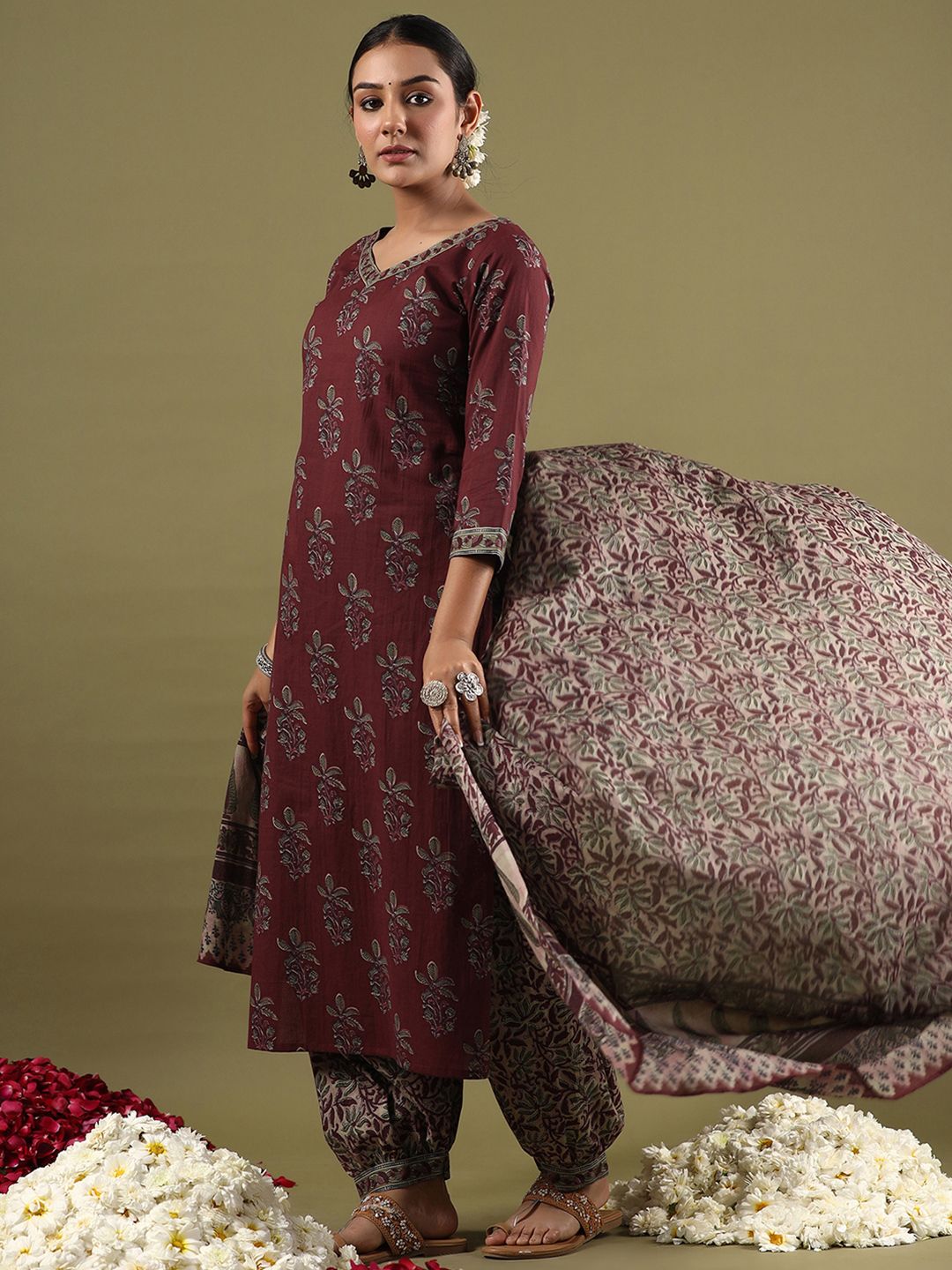 Dhiyona IE Women Floral Printed Regular Pure Cotton Kurta with Salwar & With Dupatta
