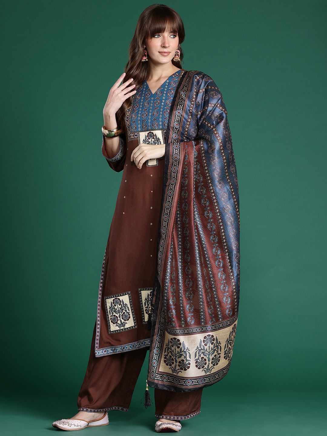 Ethnic Motifs Embroidered Thread Work Kurta with Palazzos & With Dupatta