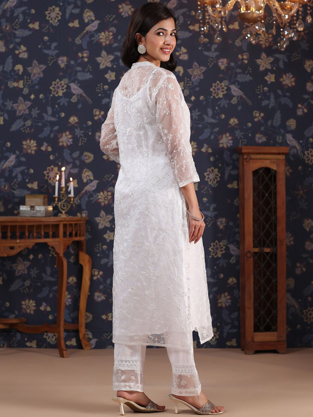 Dhiyona PD Women Ethnic Motif Embroidered Mandarin Collar Kurta With Palazzos & Slip
