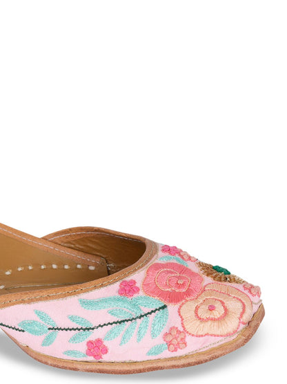Dhiyona HOP Ethnic Embroidered Square Toe Mojaris