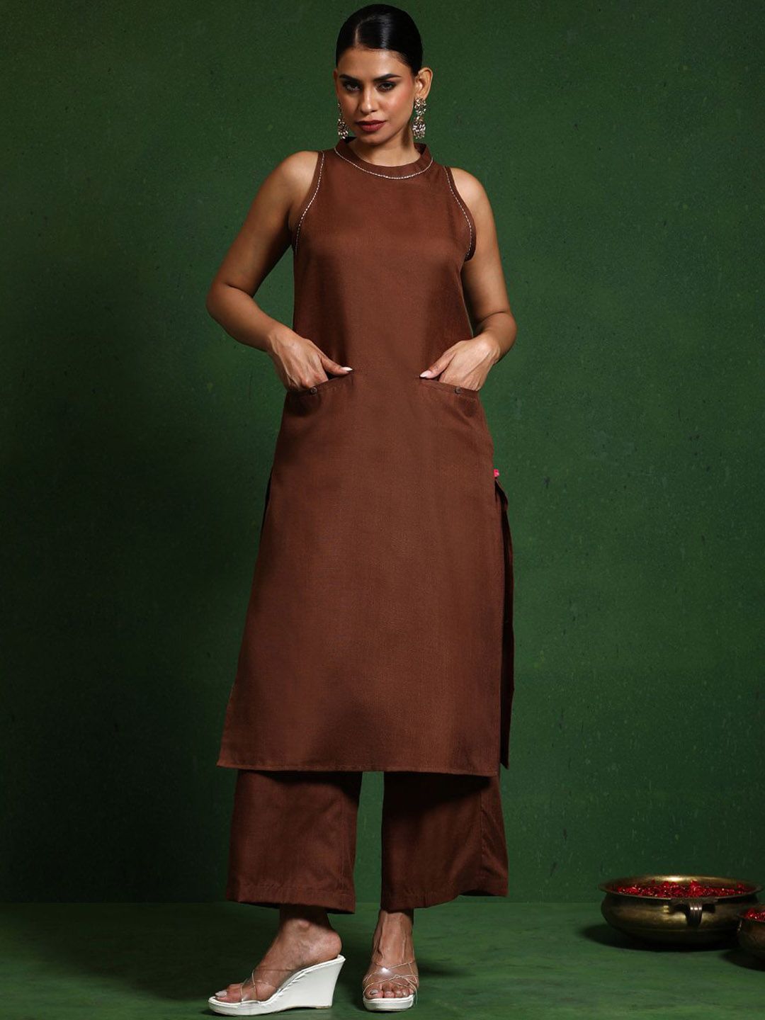 Dhiyona VA Women's Regular Thread Work Kurta with Trousers