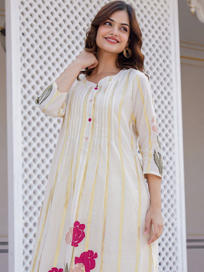 Women Floral Printed Regular Pure Cotton Kurta with Trousers