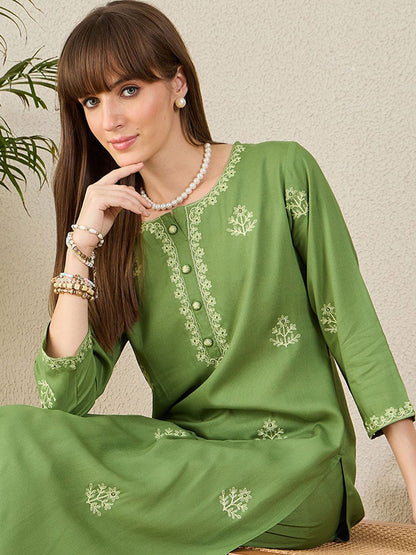 Dhiyona IE Embroidered Notch Neck Tunic With Trouser