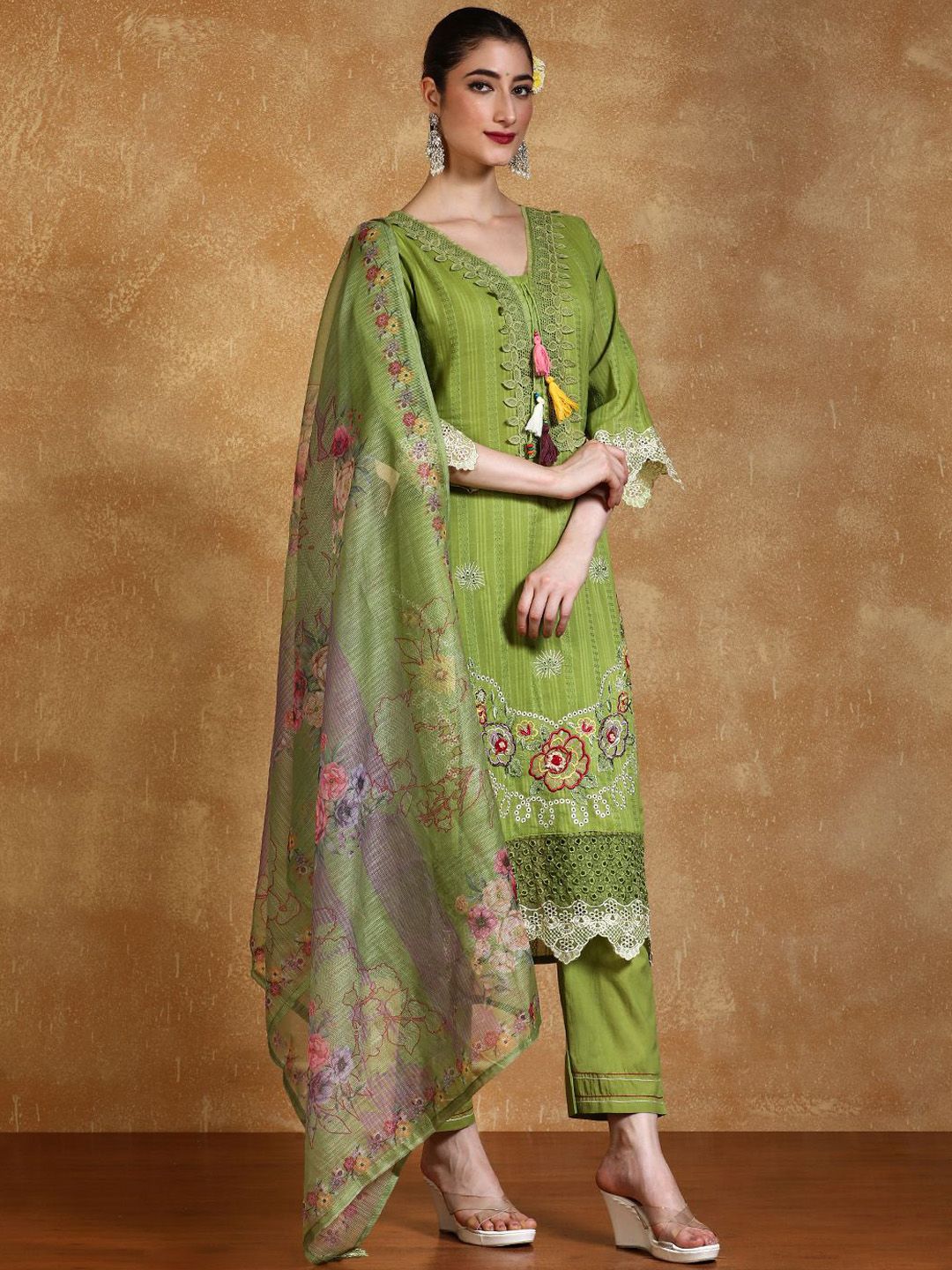 Dhiyona VA Women's Floral Embroidered Thread Work Pure Cotton Kurta with Trousers & Dupatta