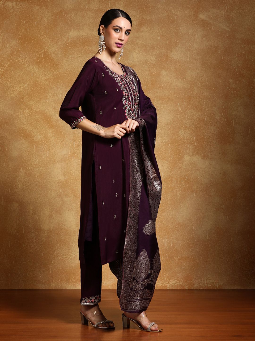 Dhiyona VA Women's Ethnic Motifs Embroidered Regular Kurta Set With Dupatta