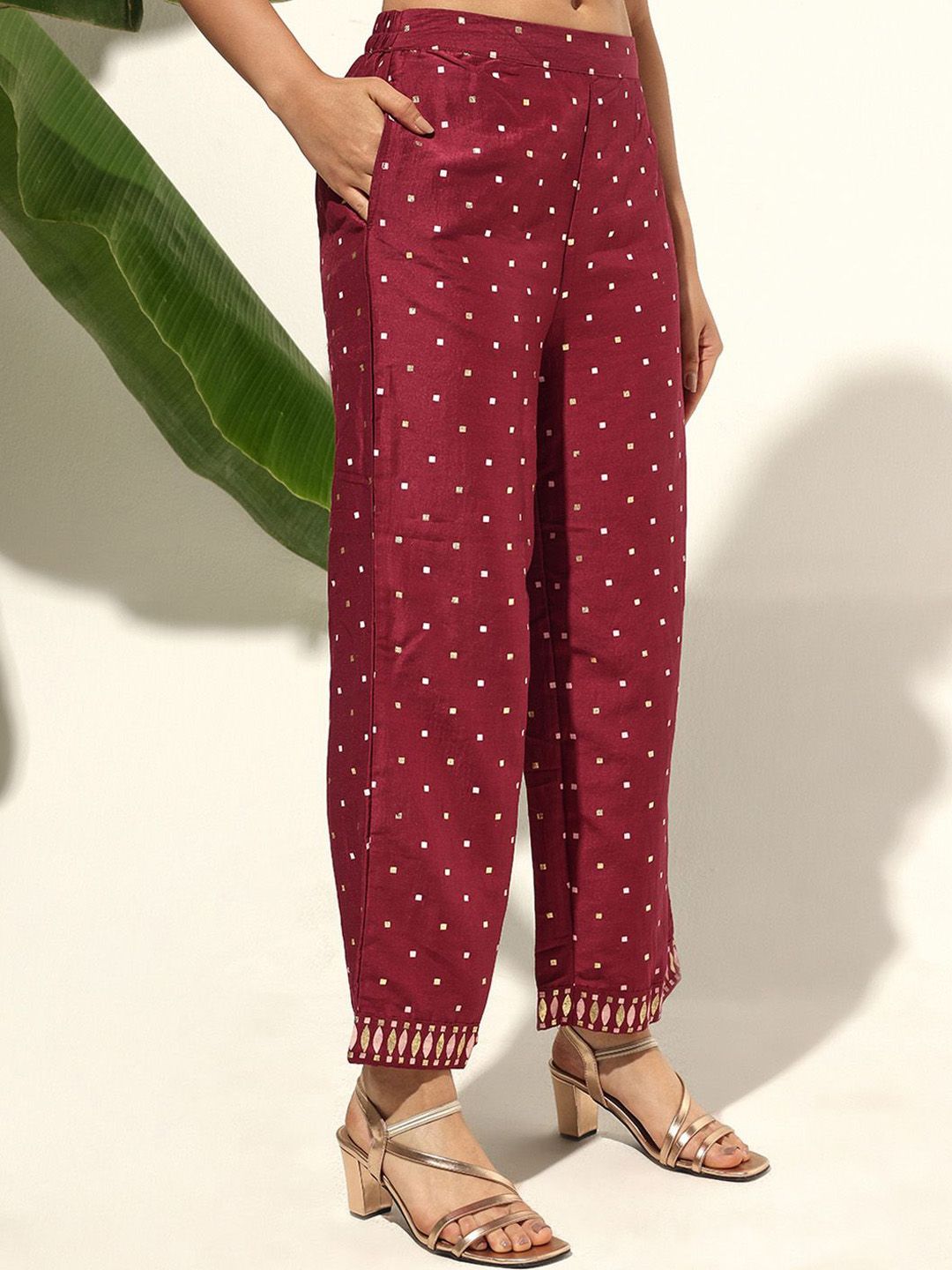 Dhiyona IS Women's Women Printed V-Neck Regular Kurta with Trousers