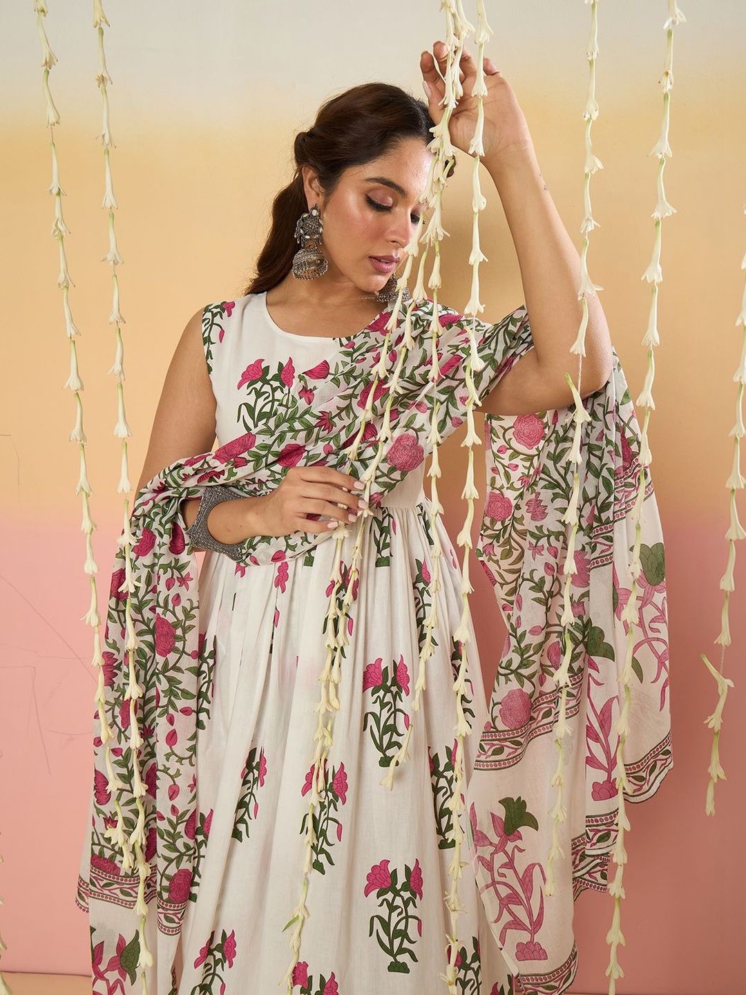 Women Floral Printed Pleated Pure Cotton Kurta with Palazzos & With Dupatta